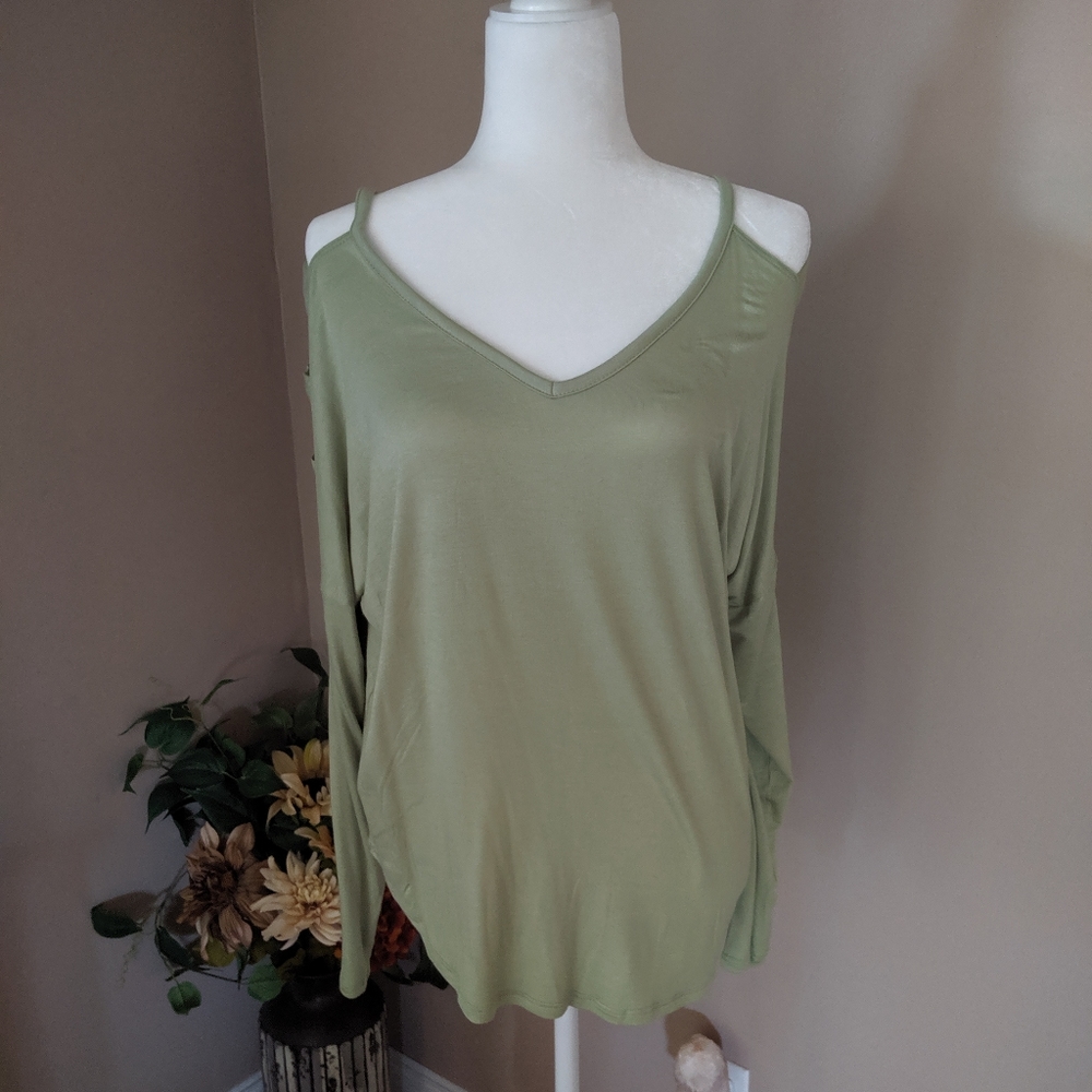 NWOT Top by Zenana Outfitters